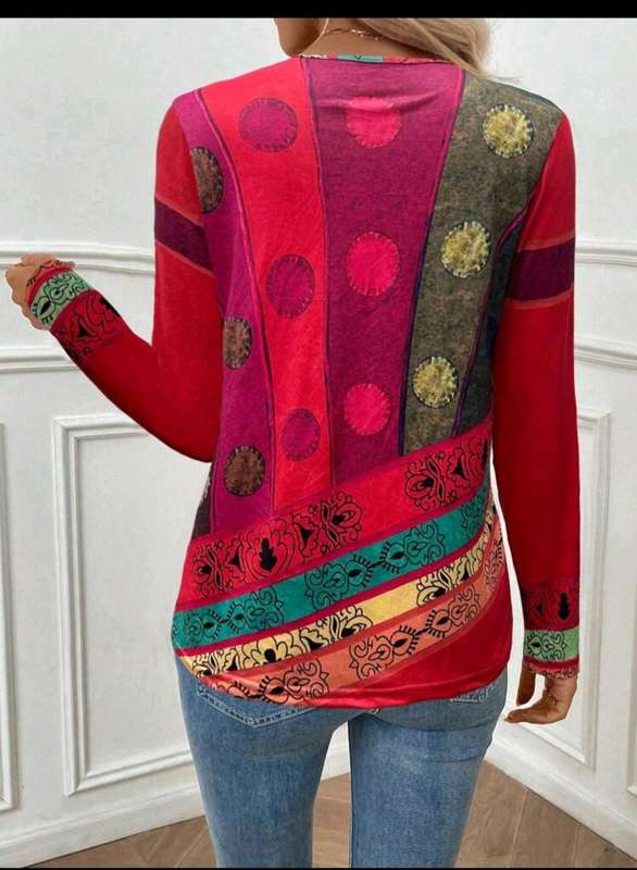 Stunning Long sleeve  Top: LARGE