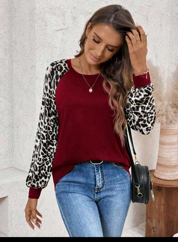 Stunning  Top:  Large