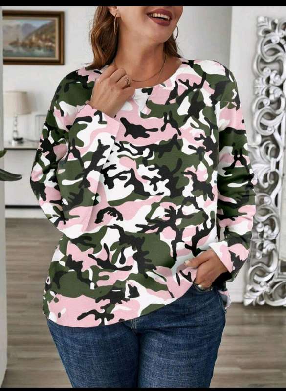 Stunning long sleeve Top:  0XL