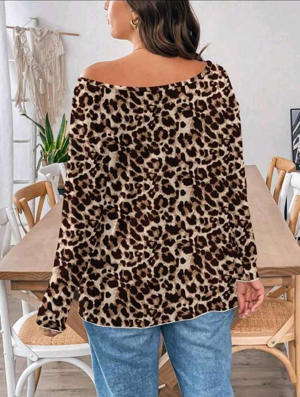 Stunning long sleeve Top:  3XL