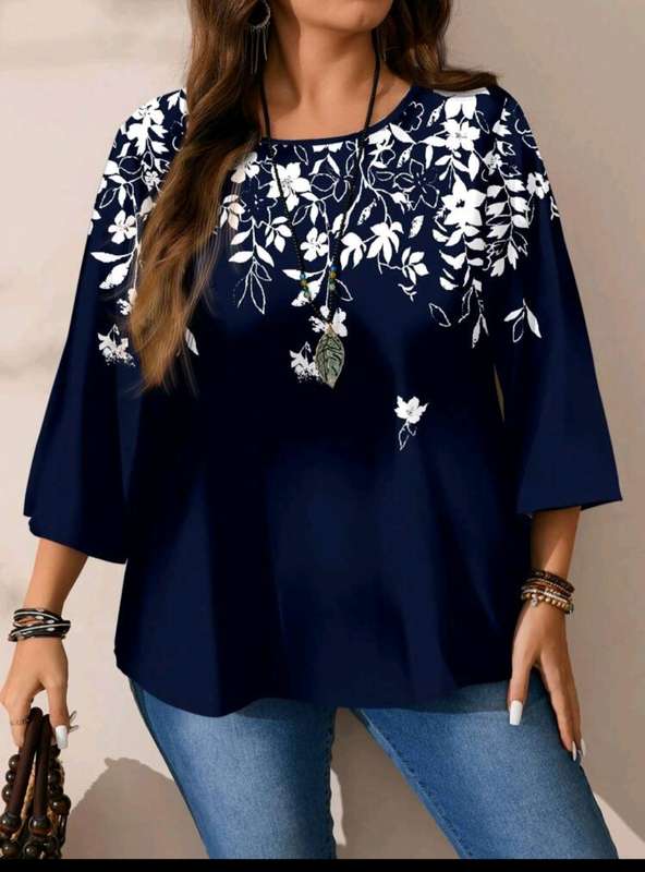 Stunning  Top:  5XL
