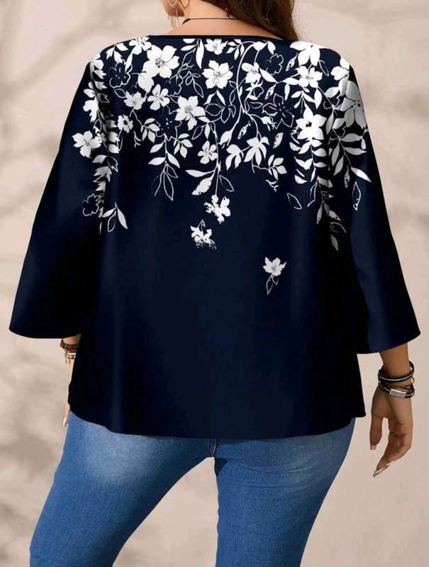 Stunning  Top:  5XL