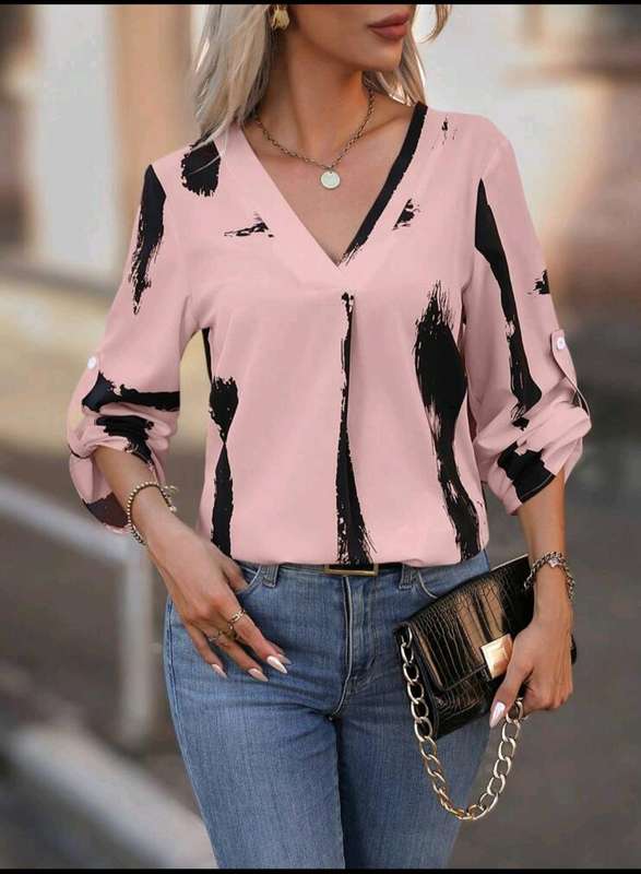 Stunning Long sleeve  Top:  XL