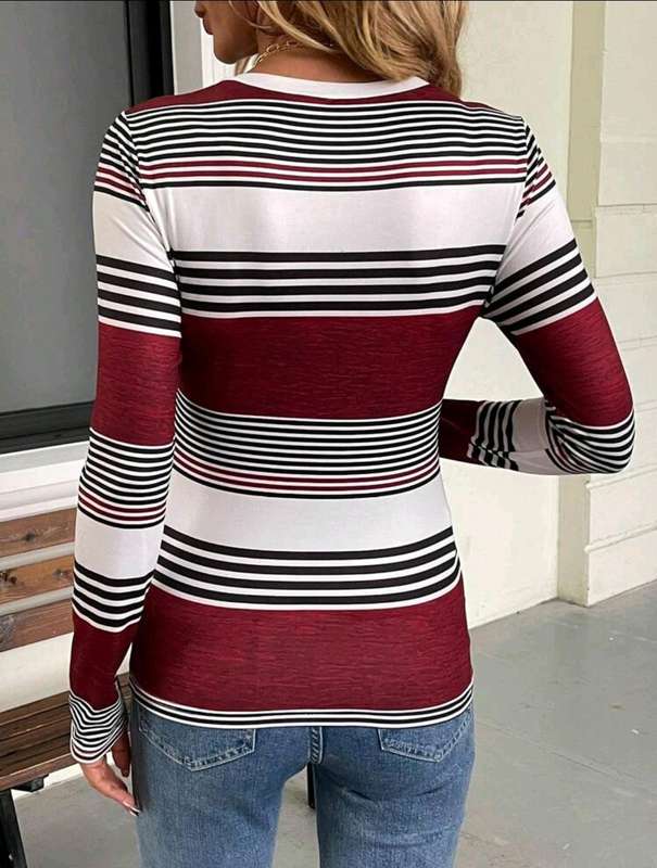 Stunning long sleeve Top:  XL