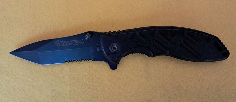 Smith & Wesson Extreme Ops Pocket Knife