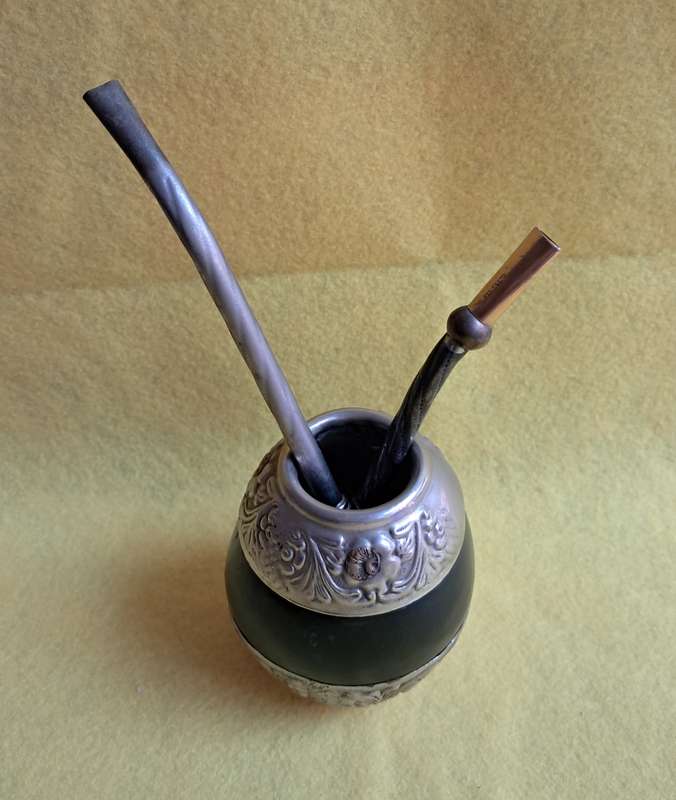Tea Straw ( Possibly Silver)with 18kt gold mouth piece