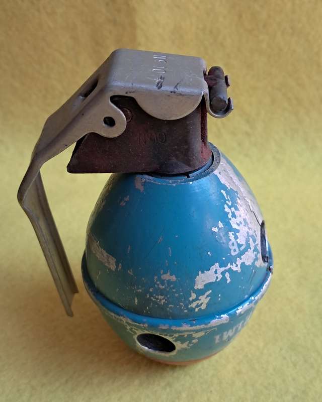 Border war era de activated military rounds - DummyHand grenade