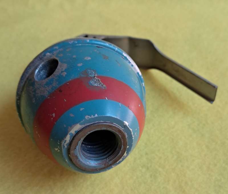 Border war era de activated military rounds - DummyHand grenade
