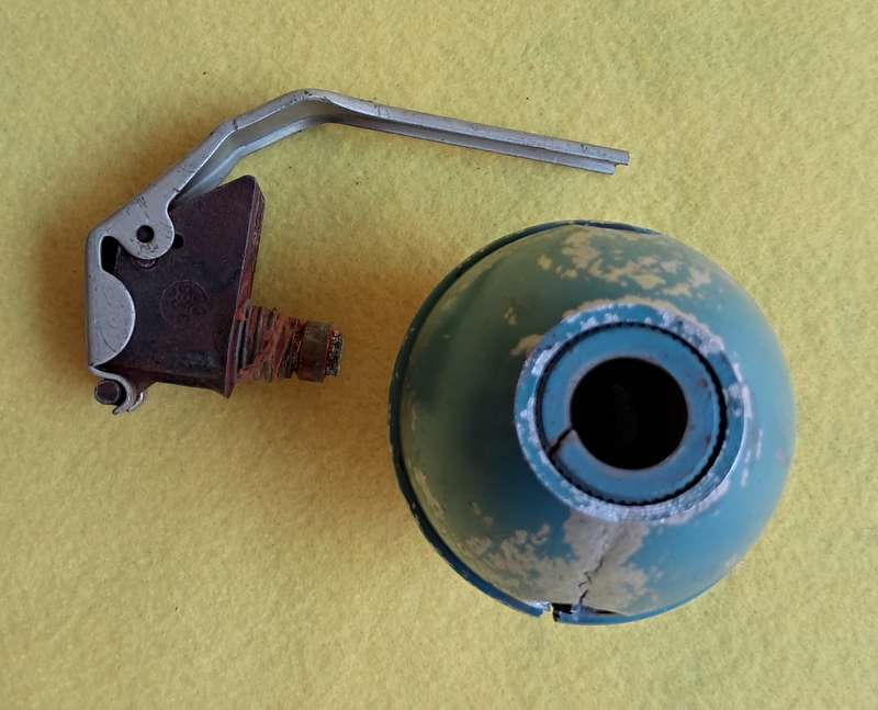 Border war era de activated military rounds - DummyHand grenade