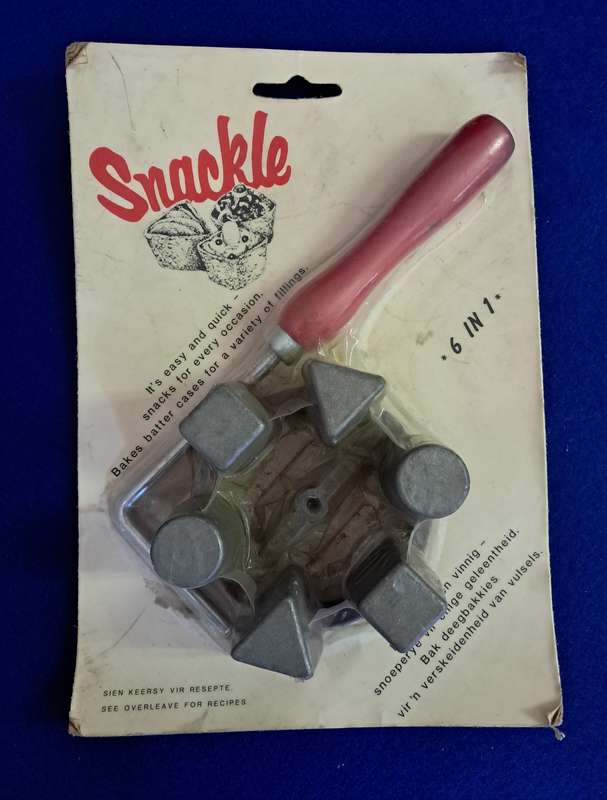 Vintage 6 in 1 Snackle in original packaging
