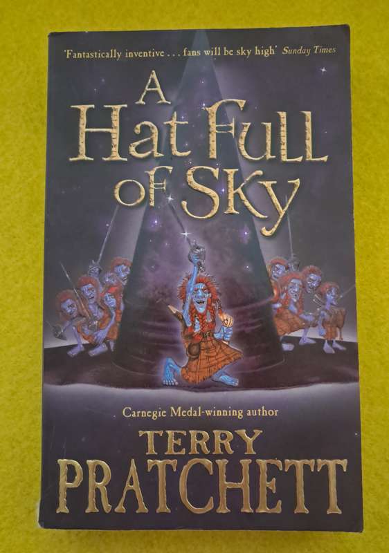 A hat full of Sky - Terry Pratchett