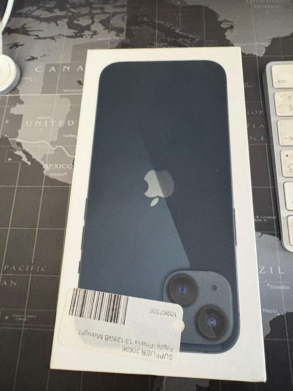 Apple iPhone 13 - 128GB- Midnight
