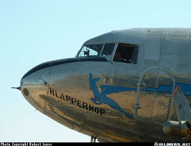 DC-3 SUID-AFRIKAANSE LUGDIENS ZS-BXF "Klapperkop" Snap-Fit ABS Plastic Model Scale : 1/100