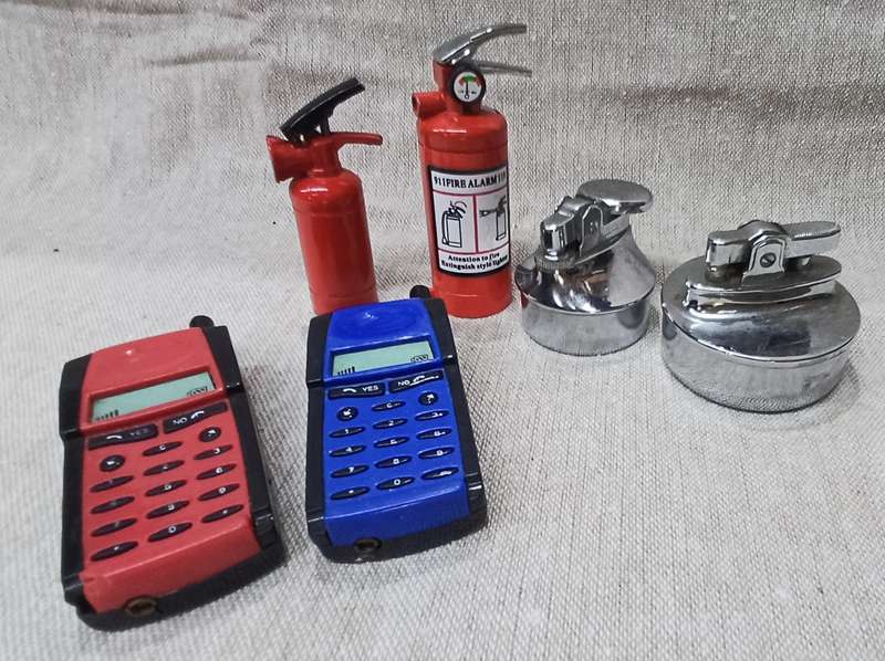 Lot of 6 gas lighters