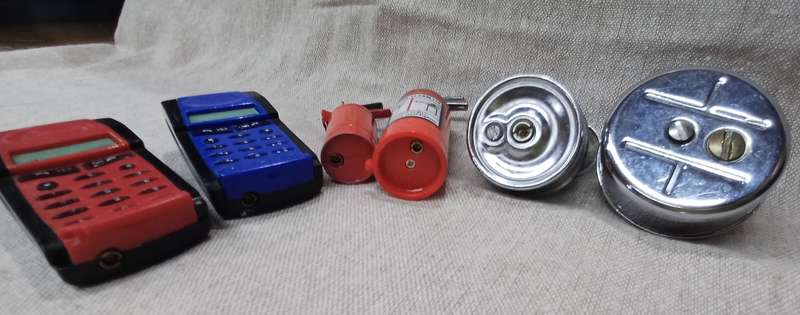 Lot of 6 gas lighters
