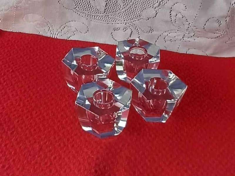 4 Thin candlestick holders