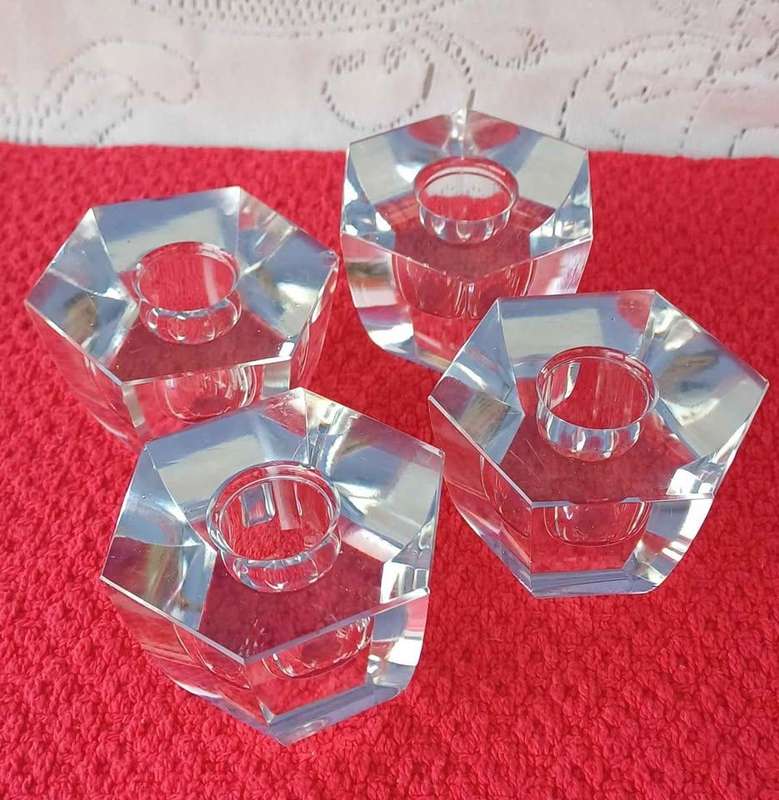 4 Thin candlestick holders