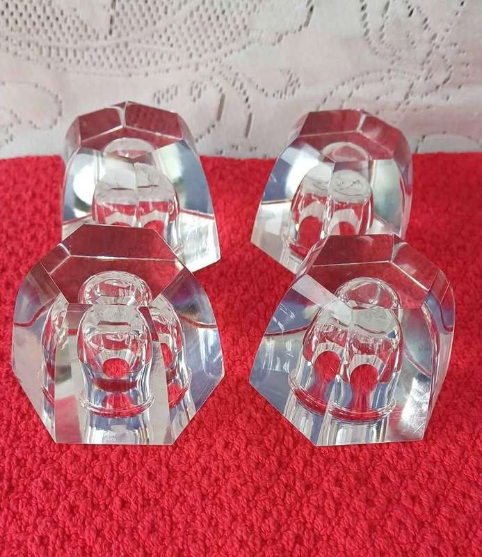 4 Thin candlestick holders