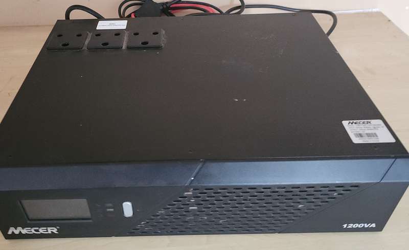 1 x Mecer UPS Inverter for Parts or Repair