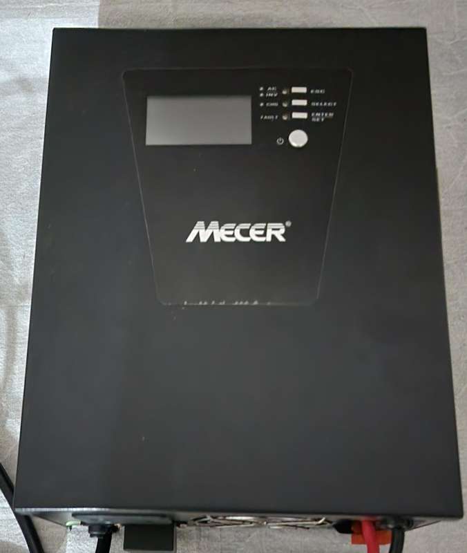 Mecer 2400VA, 1800W, 24V Inverter With MPPT Solar Charger For Part or Repair