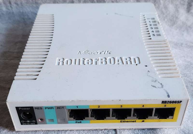 MikroTik RB260GSP 5x Gigabit PoE out Ethernet Smart Switch