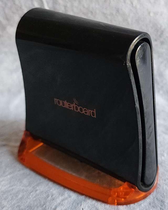 MikroTik hAP mini - 2.4GHz mini desktop Wi-Fi Router