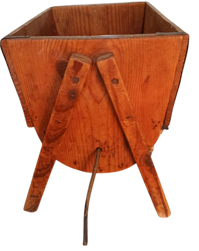 Vintage Wooden Manual Turning Flour Sifter - 35 x 23 x 30 cm (H)