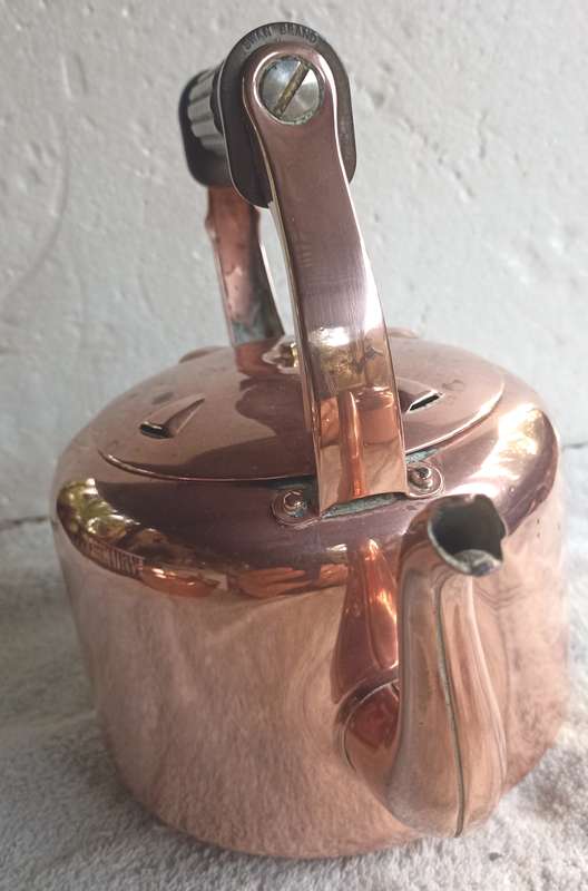Nice vintage Art Deco style 220 v Swan Brand Bulpit Birmingham England Copper kettle