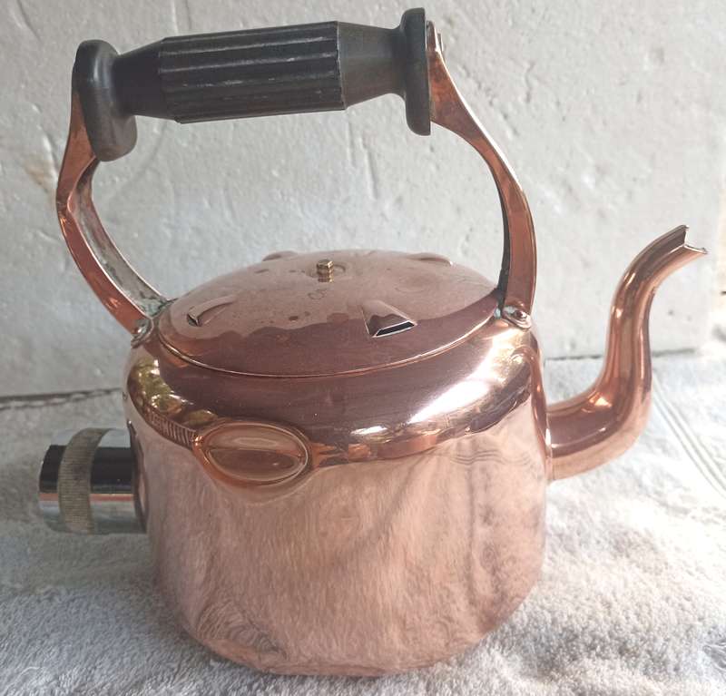 Nice vintage Art Deco style 220 v Swan Brand Bulpit Birmingham England Copper kettle