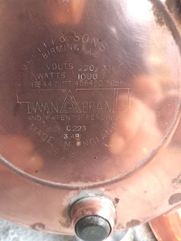 Nice vintage Art Deco style 220 v Swan Brand Bulpit Birmingham England Copper kettle