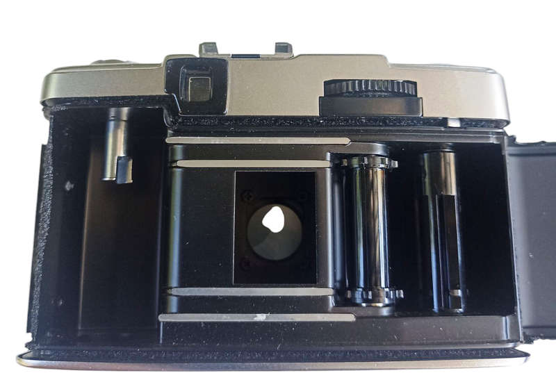 Olympus Pen-EE -2 Half Frame 35mm Film Camera 1:3.5 f2.8cm with Nasional flash