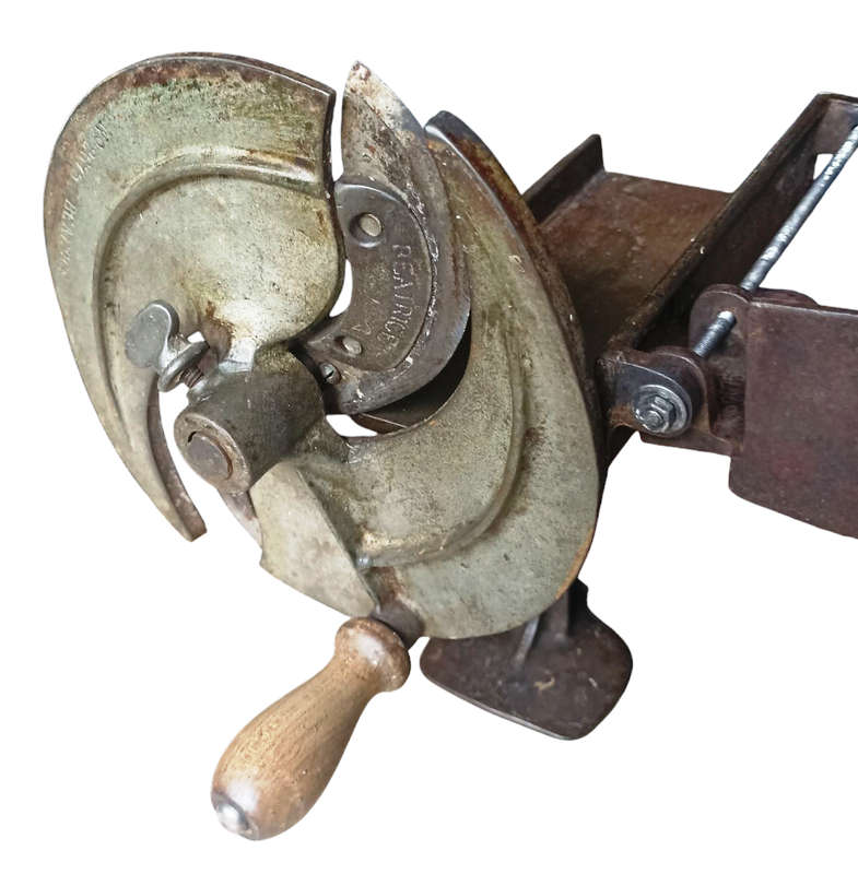 Vintage Beatrice  no 2675 B table mount Meat Slicer-Made in England-good and working