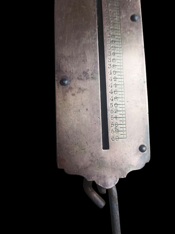 Big vintage 36 cm long Class II Salter`s Improved brass spring balance scale to weigh 60lb-Working
