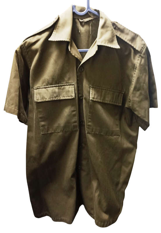 Army browns short sleeve Shirt(Medium ) from the 1980`s in good condition