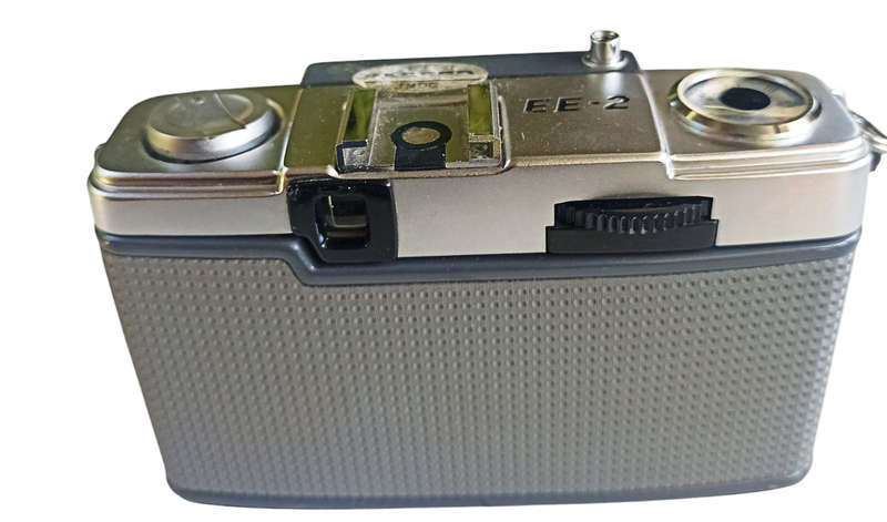 Olympus Pen-EE -2 Half Frame 35mm Film Camera 1:3.5 f2.8cm with Nasional flash