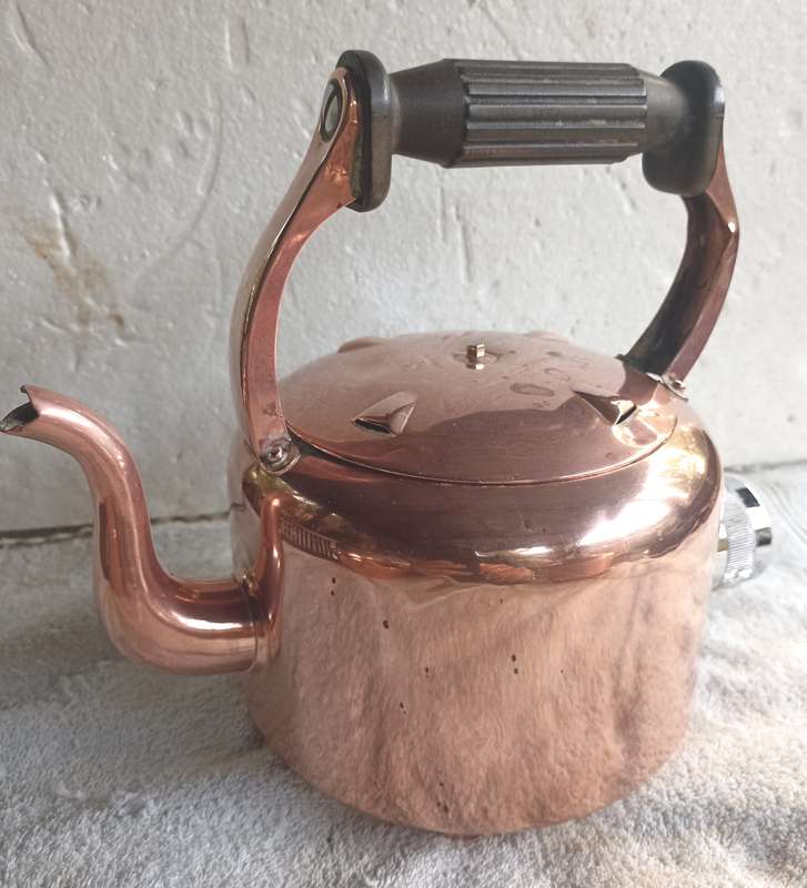 Nice vintage Art Deco style 220 v Swan Brand Bulpit Birmingham England Copper kettle