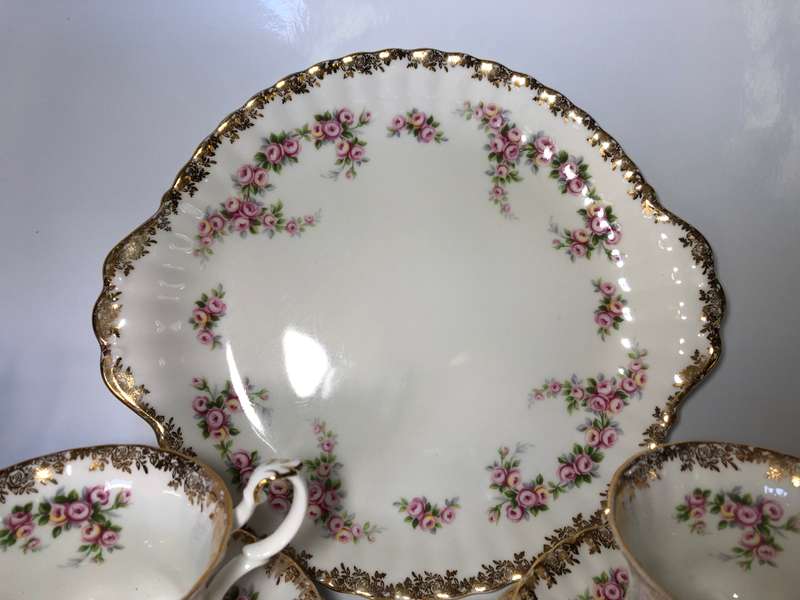 ROYAL ALBERT TEA SET FOR 6 - DIMITY ROSE - NEAR PERFECT CONDITION