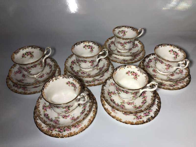 ROYAL ALBERT - 6 TEA TRIOS - DIMITY ROSE - NEAR PERFECT CONDITION