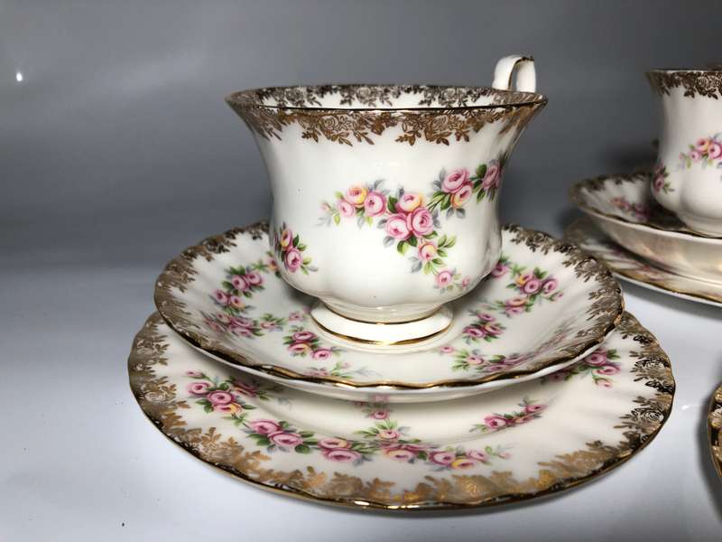 ROYAL ALBERT - 6 TEA TRIOS - DIMITY ROSE - NEAR PERFECT CONDITION