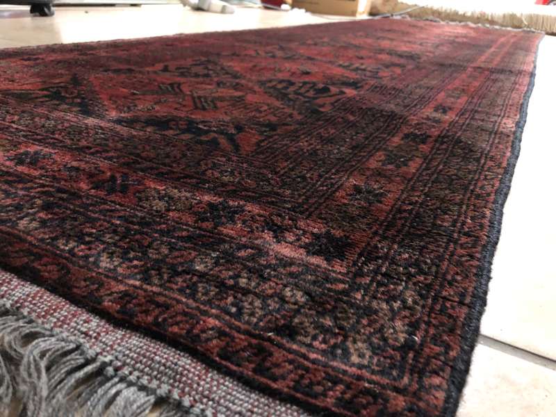 Lovely vintage runner 281 x 83cm (Excluding fringe tassles)