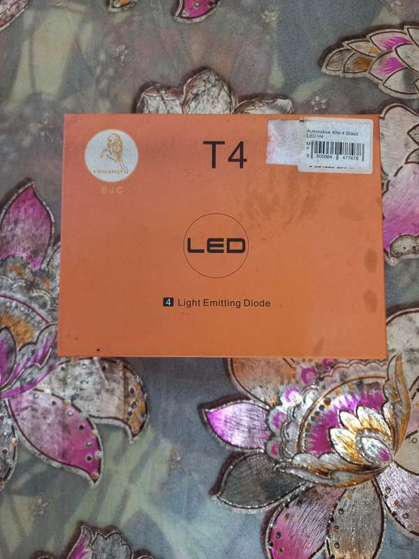 Automotive 40W 4 sided LED H4