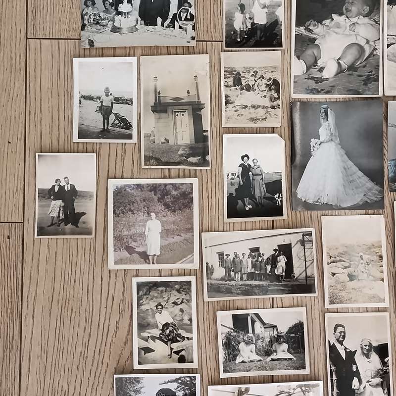 Lot of 45 vintage photos taken in South Africa - Brand family mentioned - some mining photos
