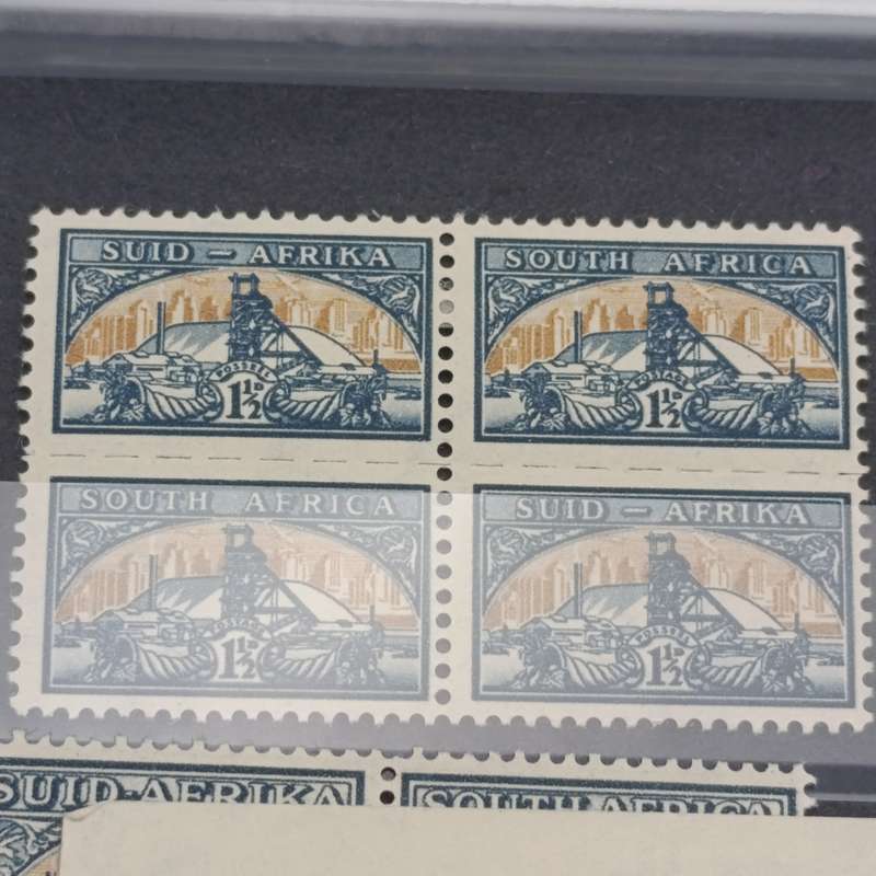 Blocks of all variations of mint stamps SACC 57 - large, medium and small printings
