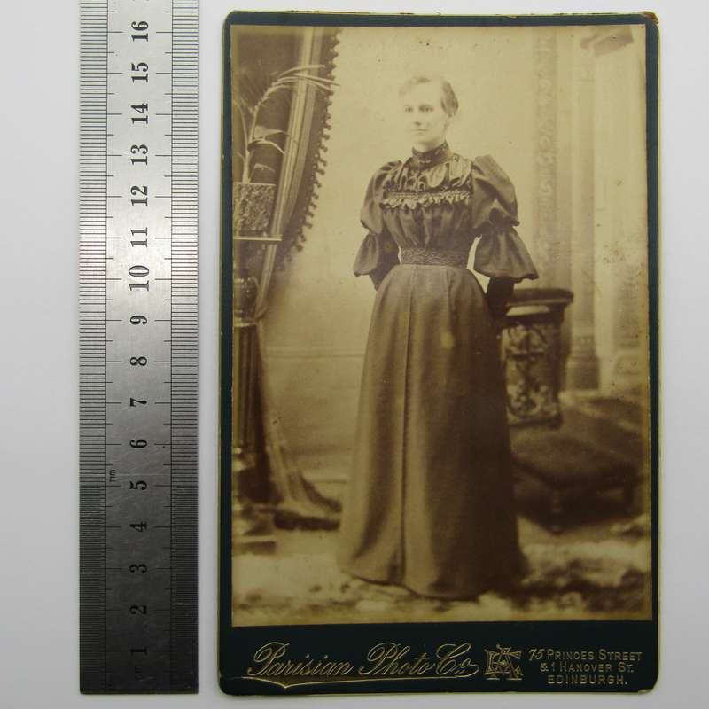 Antique photo of lady by Parisian photo Co of Edinburgh, Scotland