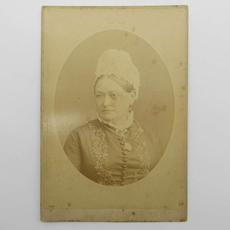 Antique photo taken by Moffat of Edinburgh, Scotland - 1800's