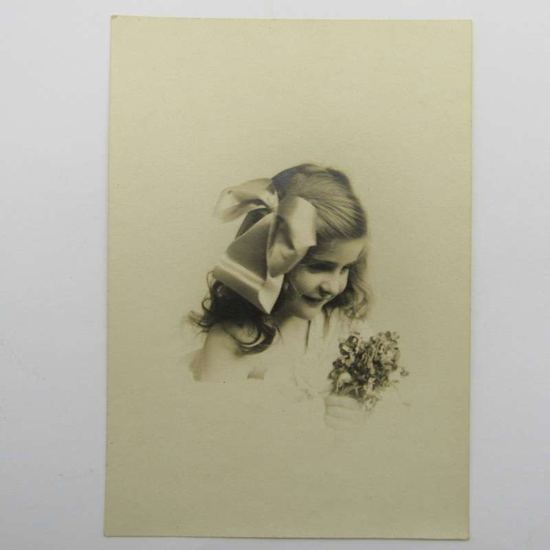 1913 photo of Alabel "Girlie" Glass taken in Belfast