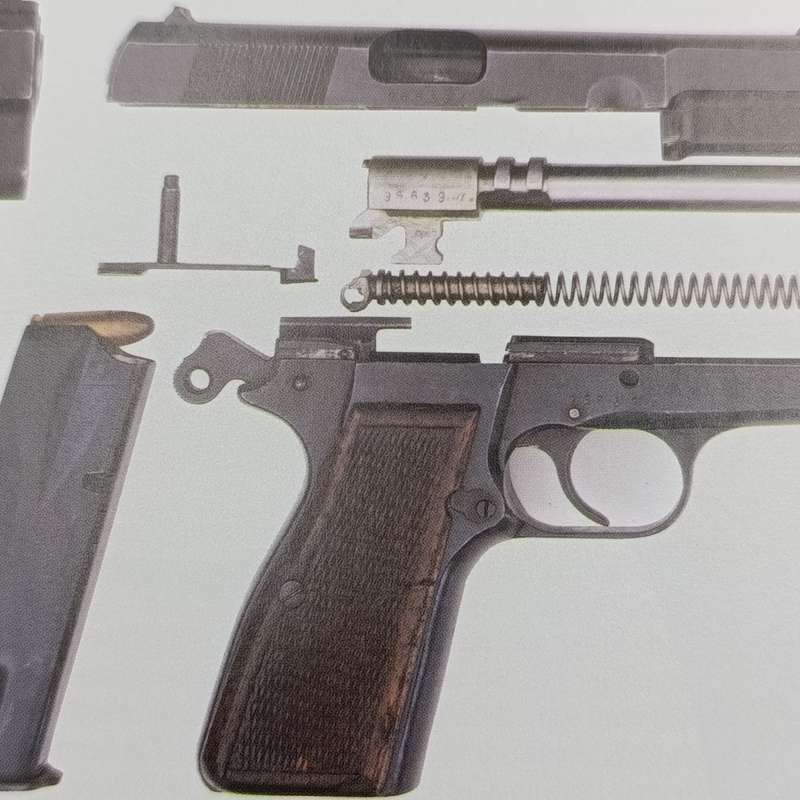 The Illustrated of Guns by David Miller 2002 edition