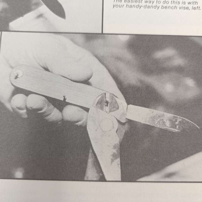 Gun digest book of Knifemarking - Lewis & Combs 1989