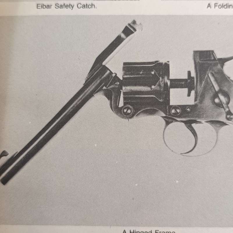 Pistols of the world by Hogg & weeks 1982 Revised edition