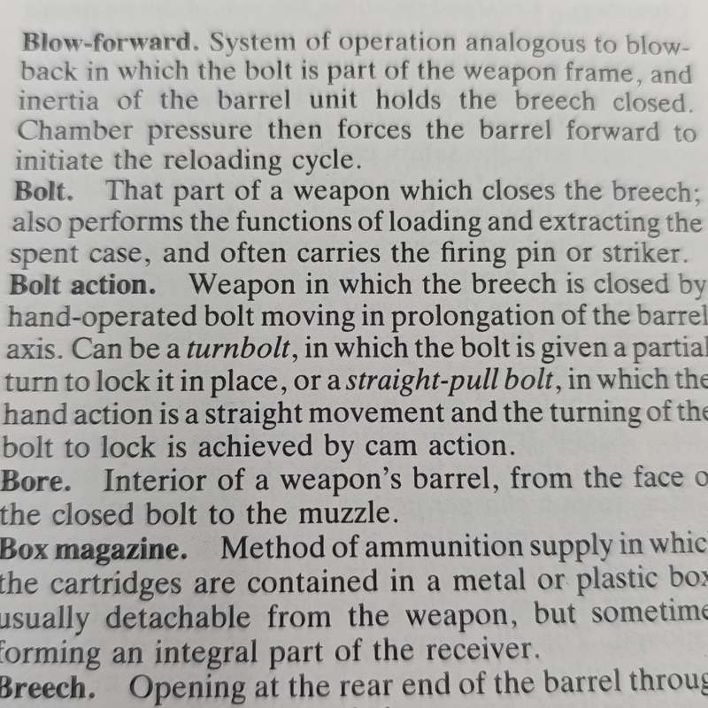 Military small arms of the 20th century Hogg & weeks 1985
